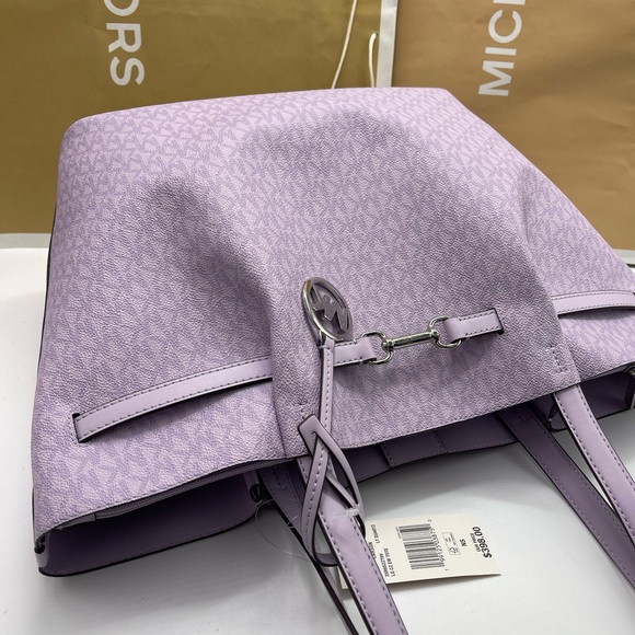 MICHAEL KORS Carson Large Signature Logo CZ Shoulder Tote Bag
Light Quartz
NWT - Picture 8 of 16